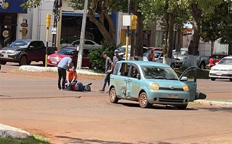 Accidente en Santa Rita Choque entre vehículo y motocicleta deja a una