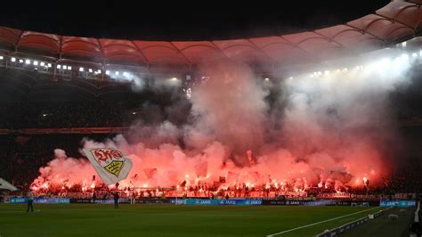 Pyrotechnik Vfb Stuttgart Muss Euro F R Fan Vergehen Zahlen