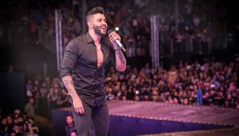 Após 2 anos longe dos palcos Gusttavo Lima realiza shows para milhares