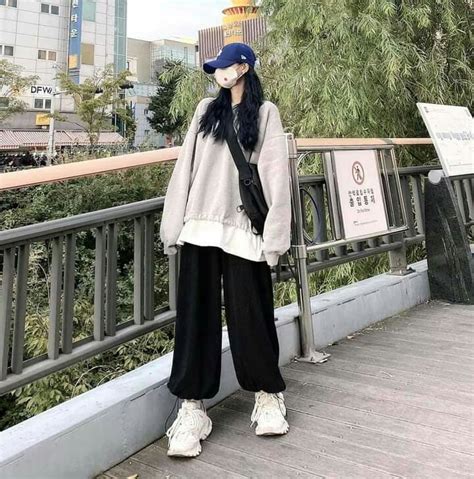 Pin By Gunroy On Fashion Korean Outfits Baggy Outfits Girl