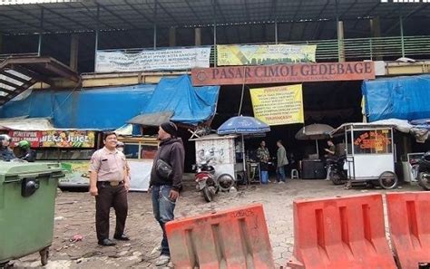 Ball Pakaian Bekas Impor Di Pasar Cimol Gedebage Disita