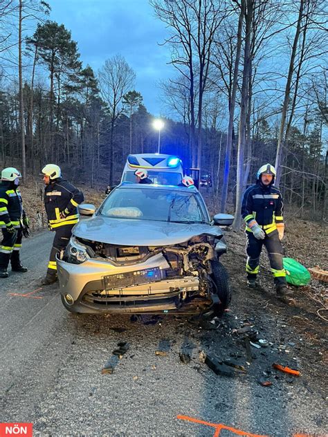 Einsatz Lenkerin Nach Unfall In Neustift Innermanzing Ins Spital