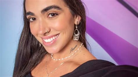 Giovanna Esclarece Em Suas Redes Sociais Sobre Boatos De Ser Mulher Trans