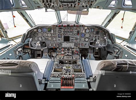 Cockpit of a RAF, Royal Air Force Vickers VC-10 jet aircraft, serial ...