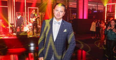 Andreas Gabalier Bringt Magazin Heraus Weekend At