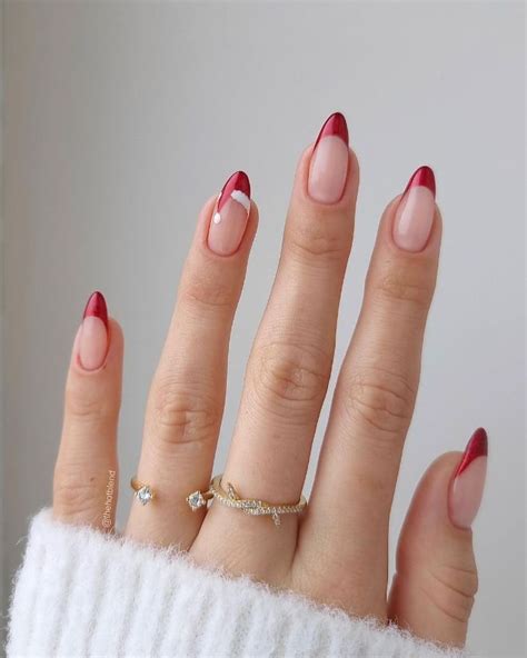 These Low Effort Manicure Designs Make It Easy To Steal The Spotlight