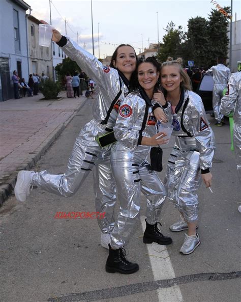 Pin en Fasnet en 2024 | Disfraz carnaval mujer, Disfraces carnaval ...