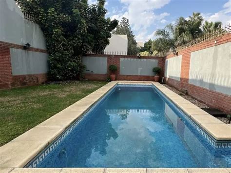 Venta Casa 3 dormitorios 30 años 348m2 2 cocheras Campana 4200