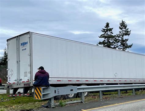 Update Dui Suspected In Semi Truck Crash On I 5 In Bellingham Kafe 104 1