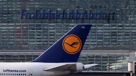 Lufthansa Ceo Apologizes For Antisemitism On His Airline The