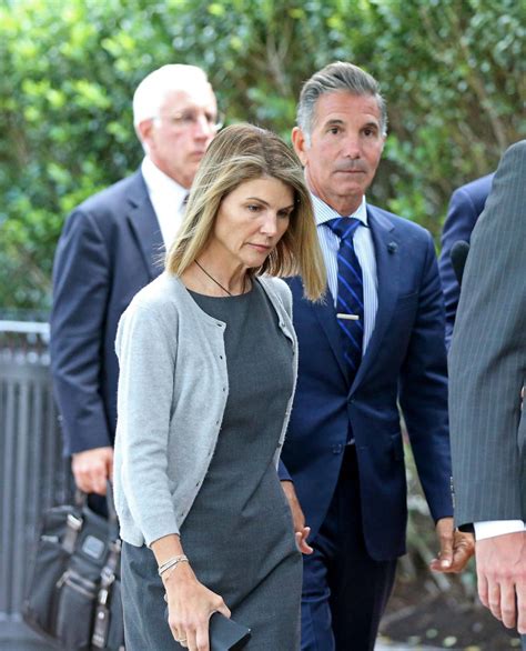 Lori Loughlin Makes First Tv Appearance Since College Admissions Scandal