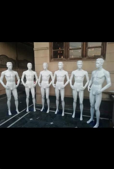 5 11 Feet Fiberglass Full Male Standing Mannequin At Rs 7400 Gandhi