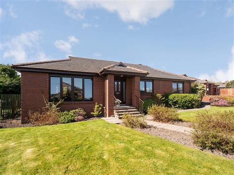 5 Dean Park Gowkhall KY12 9PA 3 Bed Detached Bungalow 340 000