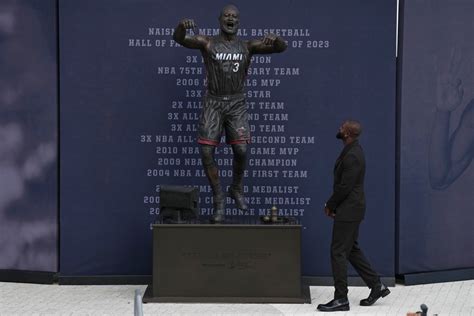 Dwyane Wade Miami Heat Statue Unveiling Goes Viral For Wrong Reasons