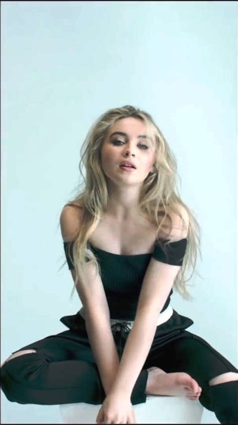 Sabrina Carpenter’s Feet Toes And Soles Hd Pictures