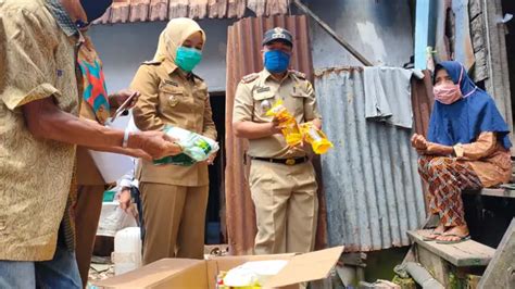 Cara Wawako Palembang Blusukan Ke Rumah Warga Di Tengah Wabah Covid 19