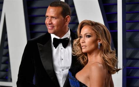 Engaged Jennifer Lopez To Marry Baseball Boyfriend Alex Rodriguez