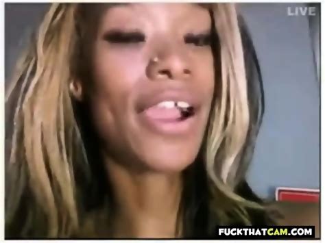 Ebony Amateur With Big Pussy Lips On Cam Show Gurl