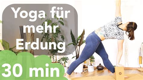 Yoga für das Selbstvertrauen und Entschlossenheit stehende