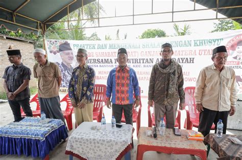 Usbat Ganjar Edukasi Masyarakat Serdang Begadai Cara Melaksanakan Salat