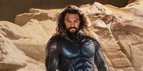 Aquamans Jason Momoa Debuts A New Dark Suit For His Dceu Sequel