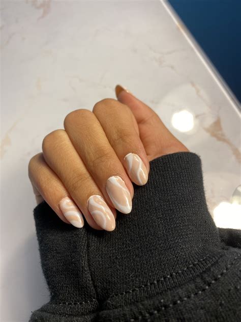 Beige Nude Swirl Nails Beige Nails Stylish Nails Art Prom Nail Designs