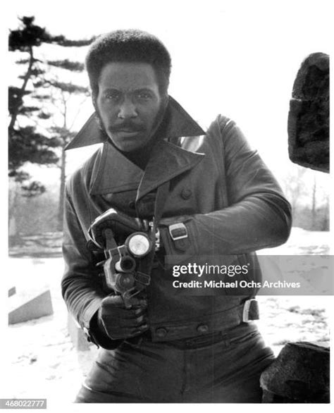 Richard Roundtree Photos And Premium High Res Pictures Getty Images