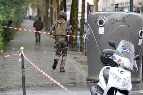 Faits divers Attaque à Paris près de Charlie Hebdo qui sont les