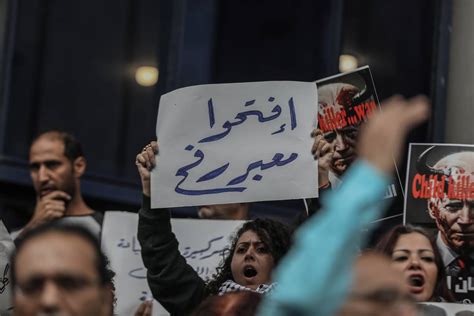 Egyptians organise solidarity protest at Rafah border crossing – Middle ...