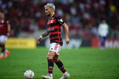 De Arrascaeta Se Manifesta Sobre O Est Dio Do Flamengo