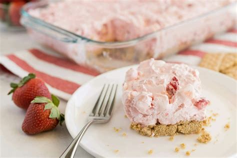 Strawberry Delight Jello Salad