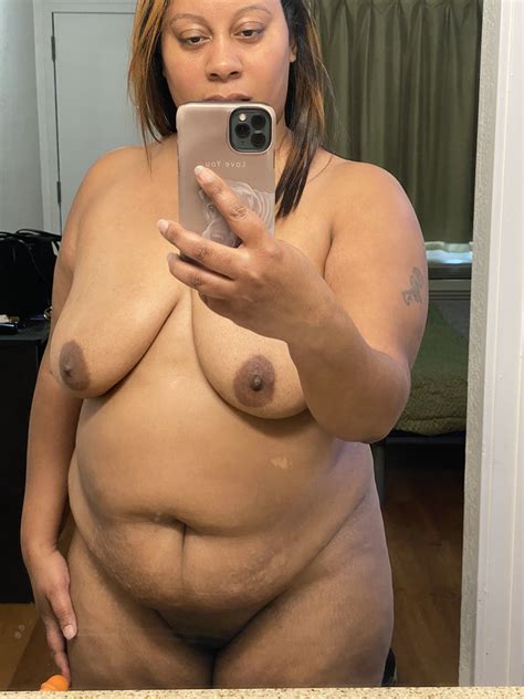 Naked MILF Loves Being Naked ShesFreaky