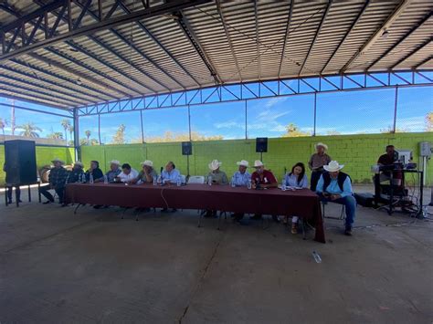 Acuerdan productores agrícolas sacar su maquinaria el sábado e ir al