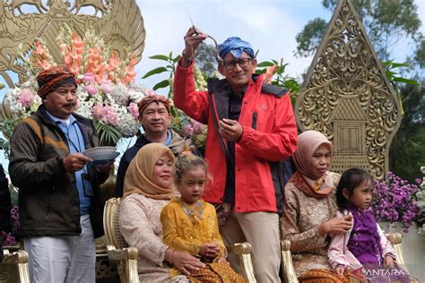 Tradisi Potong Rambut Gimbal Kembali Diselenggarakan Di Dieng Antara News