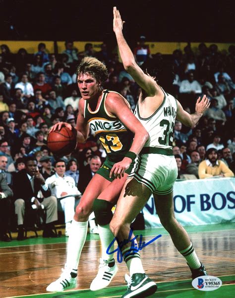 Jack Sikma Signed Sonics 8x10 Photo (Beckett COA) | Pristine Auction