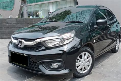 Honda Brio Hitam Lebih Eksklusif Simak Kelebihan Dan Kekurangannya