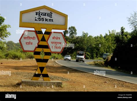 Mumbai goa highway hi-res stock photography and images - Alamy