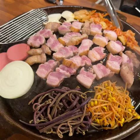 전주 중화산동 맛집 원조 중산집 솥뚜껑 삼겹살 솥뚜껑에 구워먹는 삼겹살과 김치가 일품인 중화산동 원조 중산집 솥뚜껑