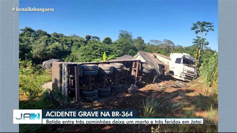 Acidente duas carretas e um caminhão mata motorista e deixa filho e