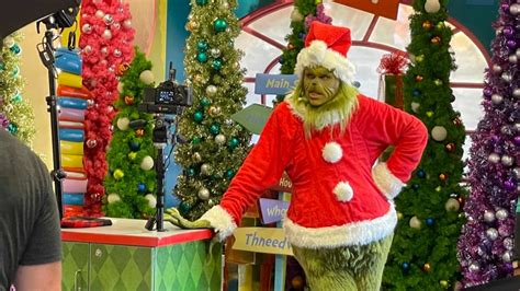 Youre A Viral One Mr Grinch Videos Of Incredible Interactions At