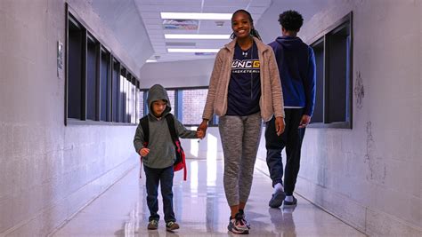 UNCG Student-Athletes Give Back At Gateway - UNC Greensboro