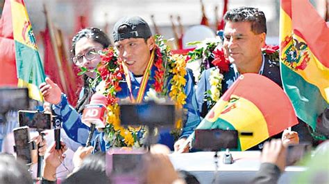 Garibay Es Recibido Como Un H Roe Y Oruro Celebra Sus Logros