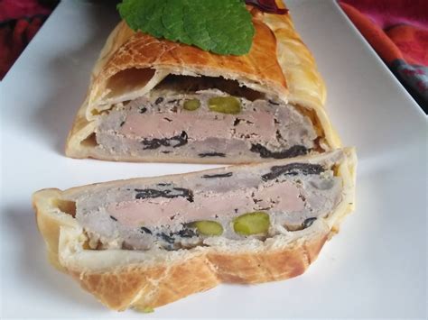 Pâté en croûte au foie gras et aux chanterelles