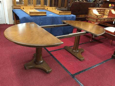 Vintage Henredon Pedestal Table