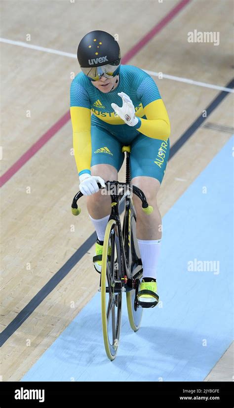 Australias Anna Meares Celebrates Her Win During The First Round Of