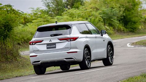 PHEV Vs. All-Electric: Which Plug-In Is Better For You?