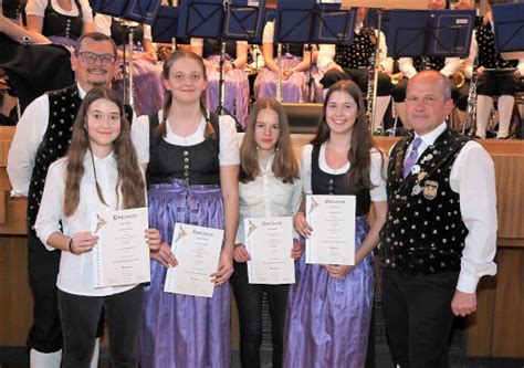 Bronzenes Leistungsabzeichen F R Jungmusikerinnen Der Stadtkapelle Krems