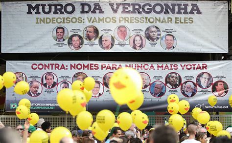 Muro Da Vergonha 17 06 2018 Poder Fotografia Folha De S Paulo