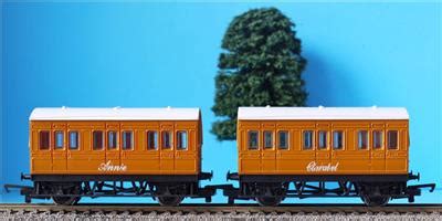 NEW HORNBY ANNIE AND CLARABEL COACHES R9293 from THOMAS THE TANK TRAIN ...