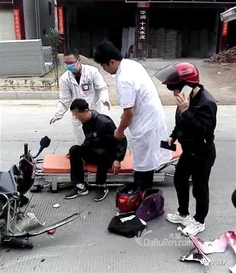 茶阳一摩托车与三轮车相撞车头飒碎！搜狐汽车搜狐网